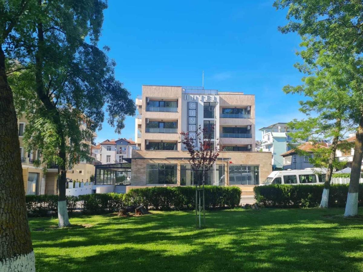 Cinema Hotel Primorsko Zewnętrze zdjęcie