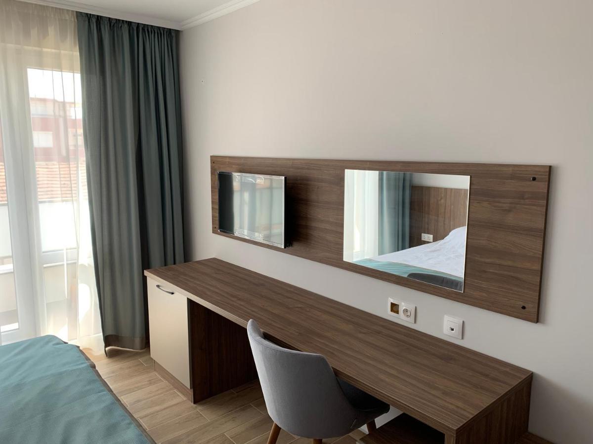 Cinema Hotel Primorsko Zewnętrze zdjęcie
