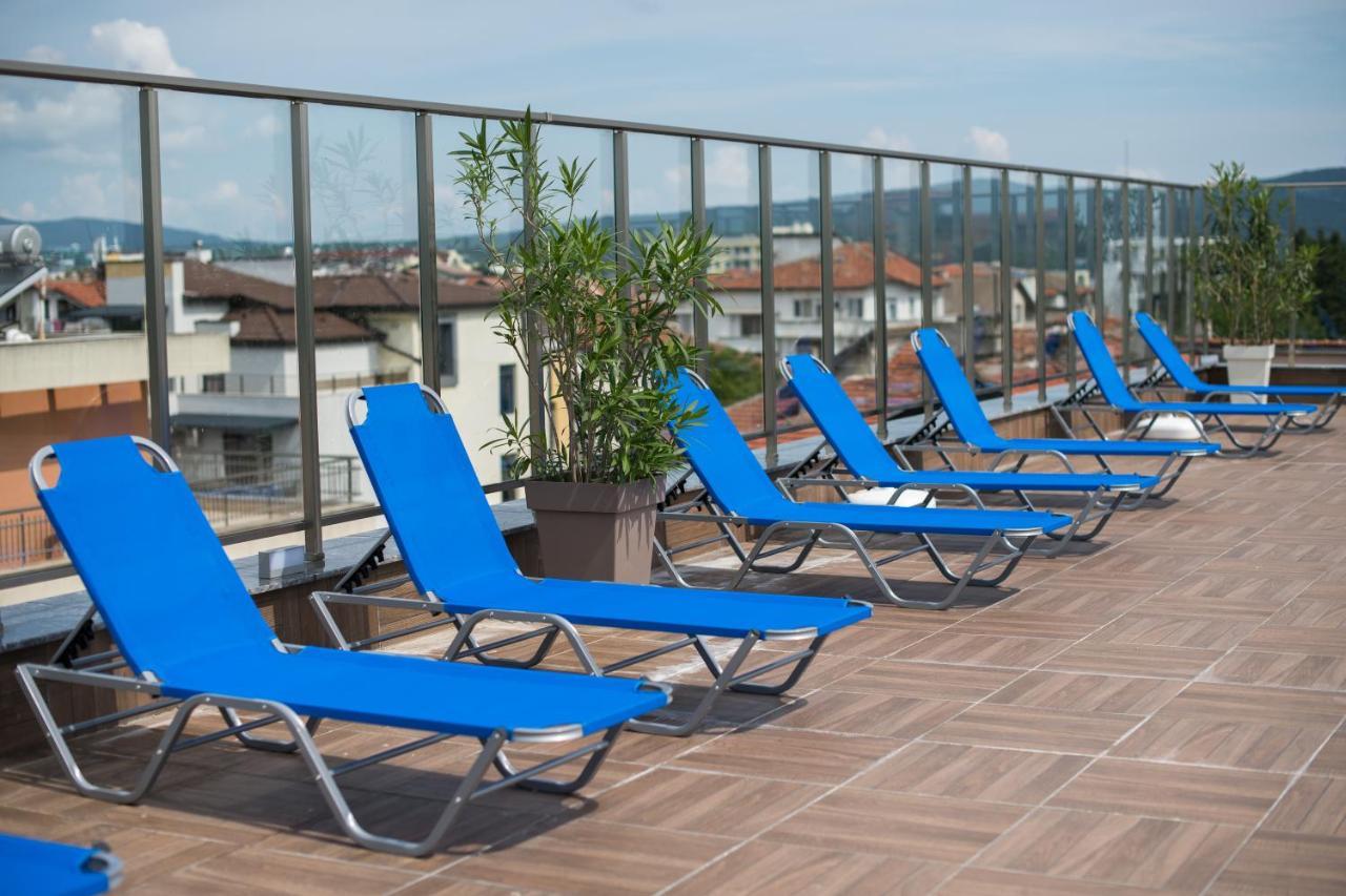 Cinema Hotel Primorsko Zewnętrze zdjęcie