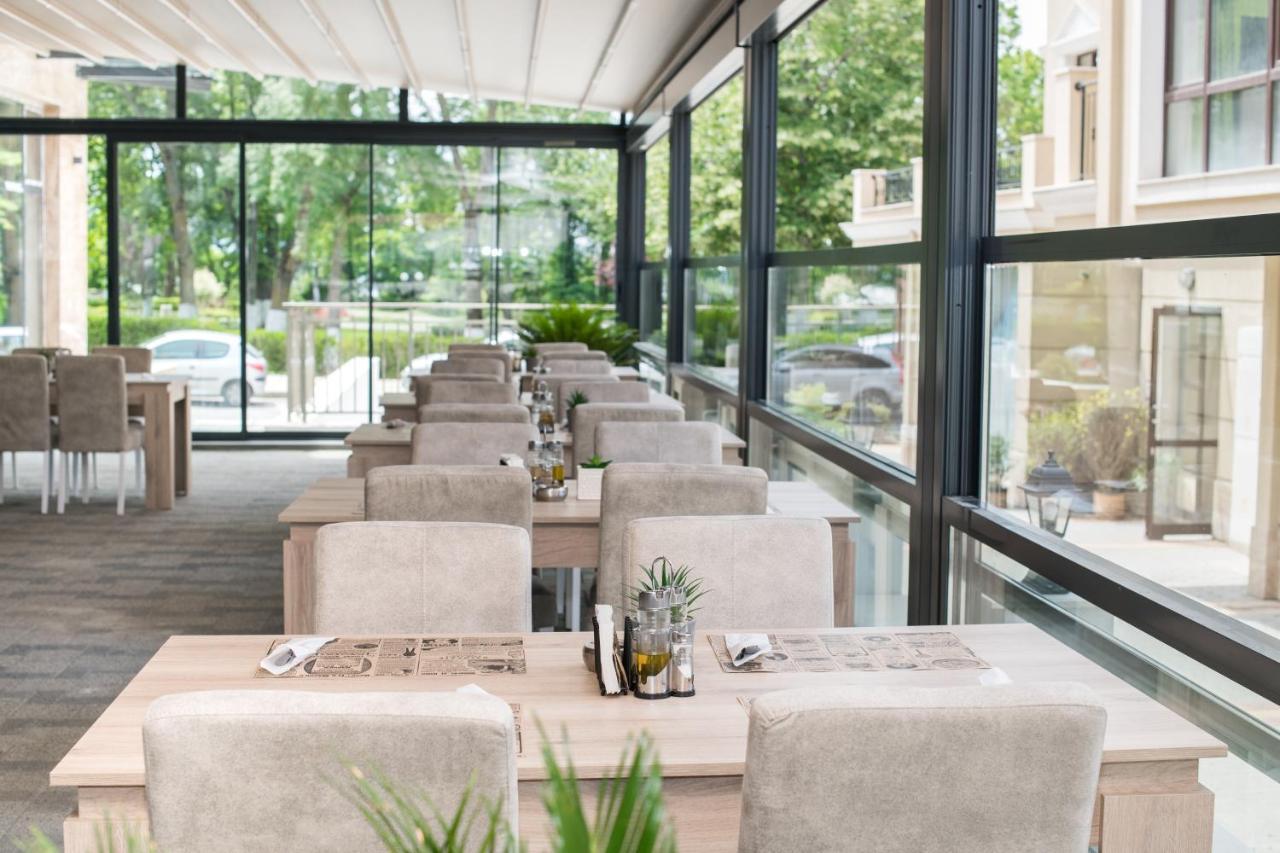 Cinema Hotel Primorsko Zewnętrze zdjęcie