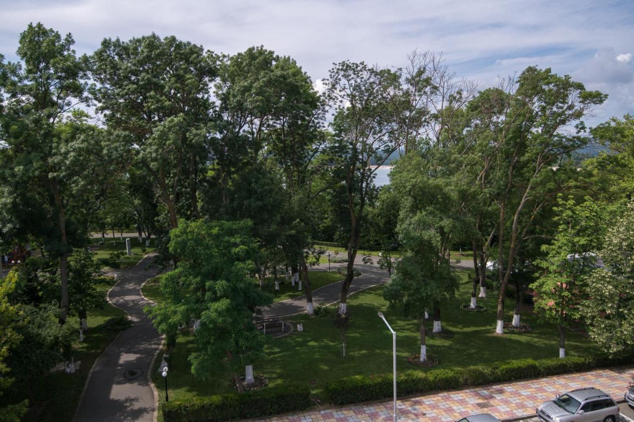 Cinema Hotel Primorsko Zewnętrze zdjęcie