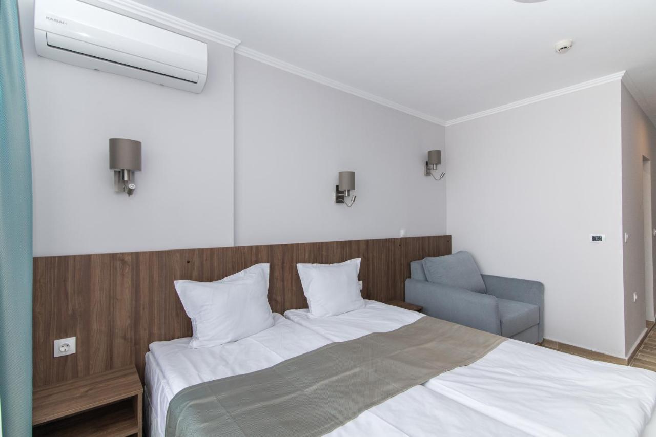 Cinema Hotel Primorsko Zewnętrze zdjęcie