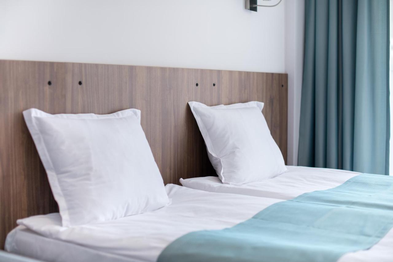 Cinema Hotel Primorsko Zewnętrze zdjęcie