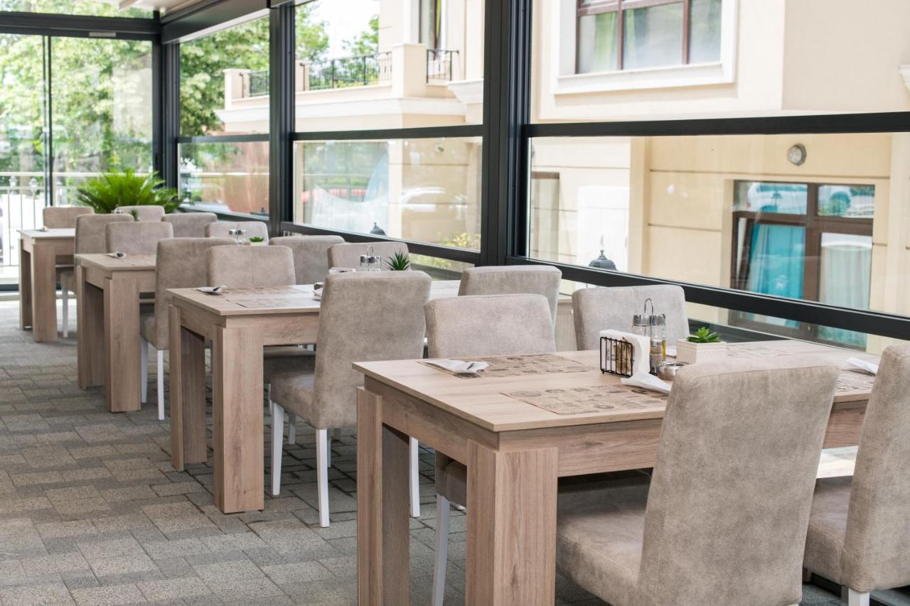 Cinema Hotel Primorsko Zewnętrze zdjęcie