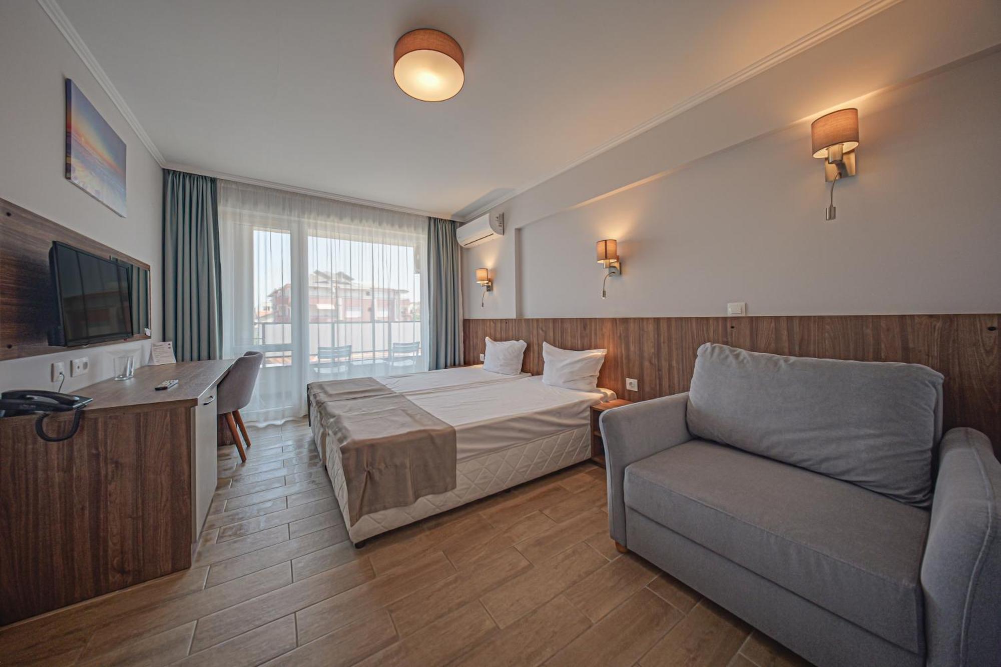 Cinema Hotel Primorsko Zewnętrze zdjęcie