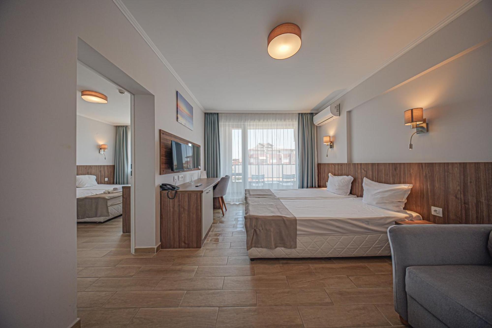 Cinema Hotel Primorsko Zewnętrze zdjęcie